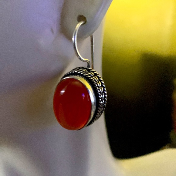 Beautiful carnelian dangle artwork earrings - Picture 2 of 9